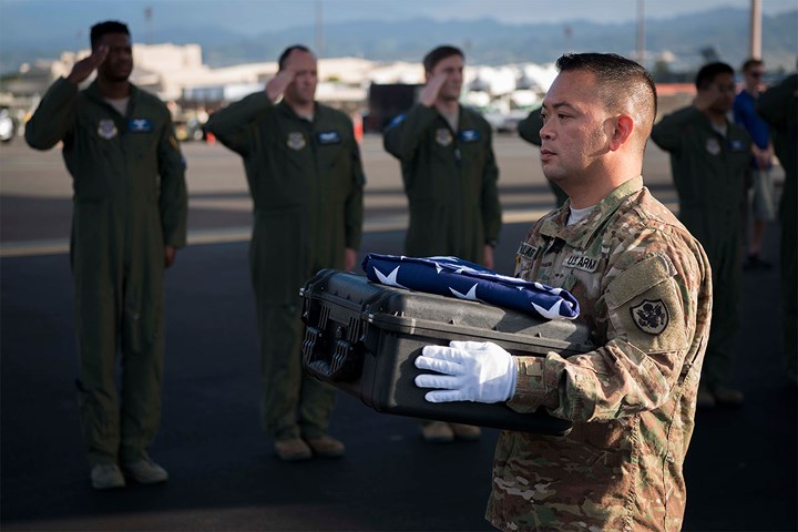 Những khoảnh khắc xúc động trong đời binh nghiệp của binh sĩ Mỹ